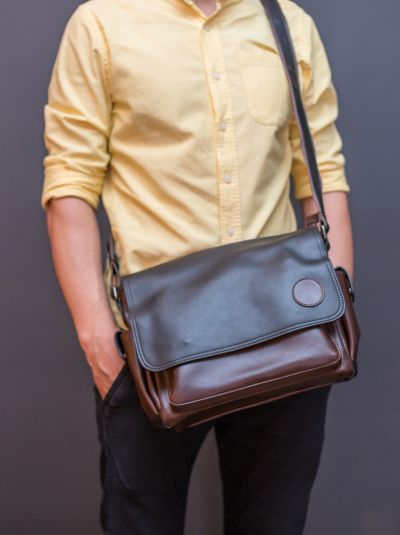 wholesale messenger bag uae