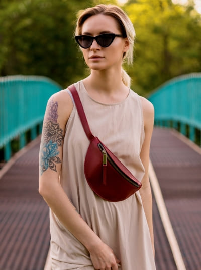 wholesale crossbody bags in italy