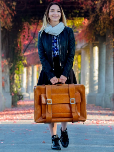 wholesale travel bags in italy